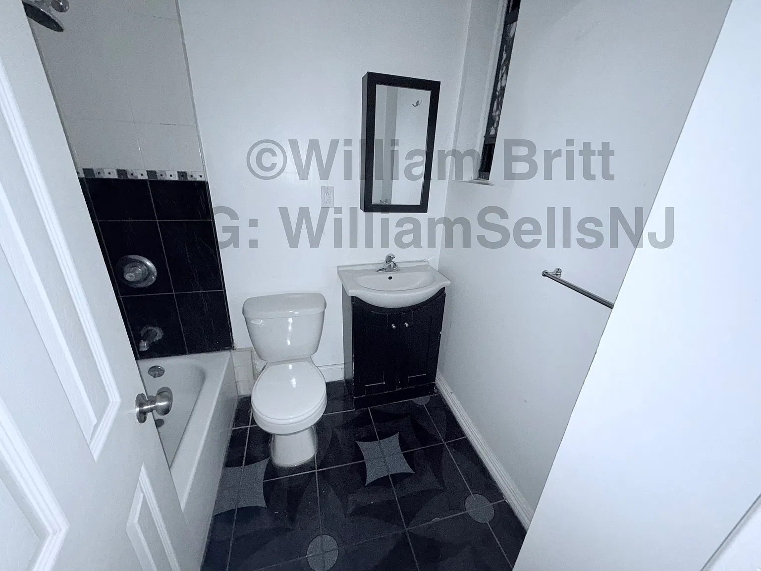 3 bed, $2,495 — Photo 4