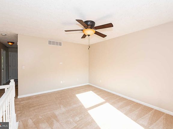 3rd image of 8093 Escalon Ave