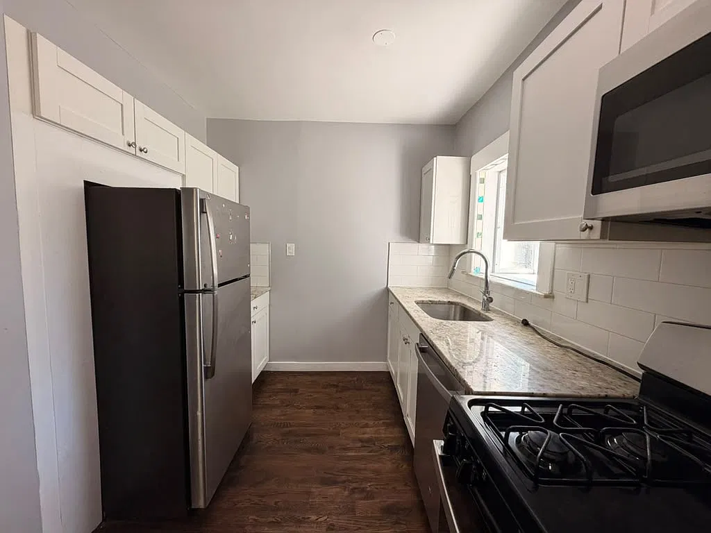 5 bed, 3.5 bath, $4,000 — Photo 4
