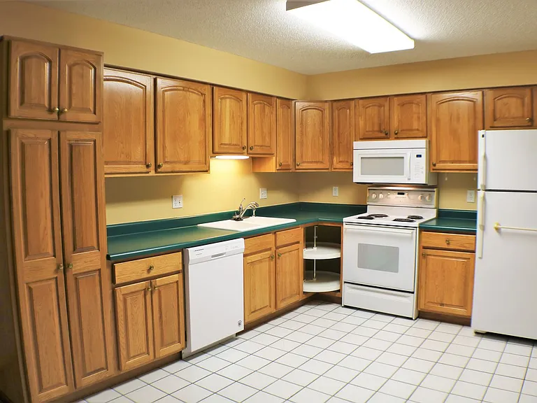 1040 Duchess Dr #7 — Photo 5