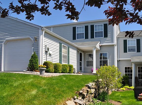 3rd image of 2704 Watch Hill Dr