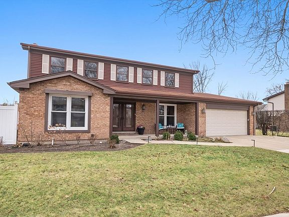 2nd image of 805 Sutton Dr