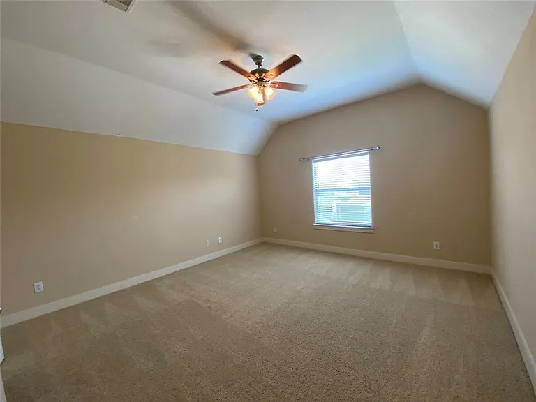 2833 Seaside Dr — Photo 7