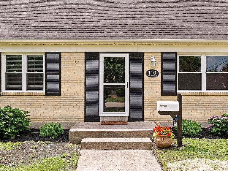 110 S Bromfield Rd — Photo 34