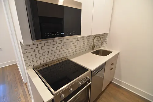 11 Queensberry St #16 Photo 1