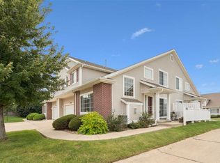 1073 74th St NE, Cedar Rapids, IA 52402