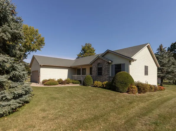 800 Jefferson Ave SW, Eyota, MN 55934