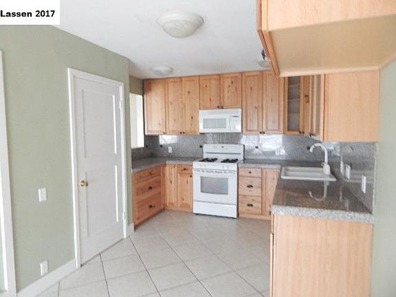 3rd image of 260 N Fairfield Ave