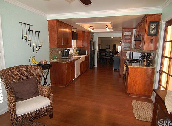 5th image of 23423 Broadwell Ave