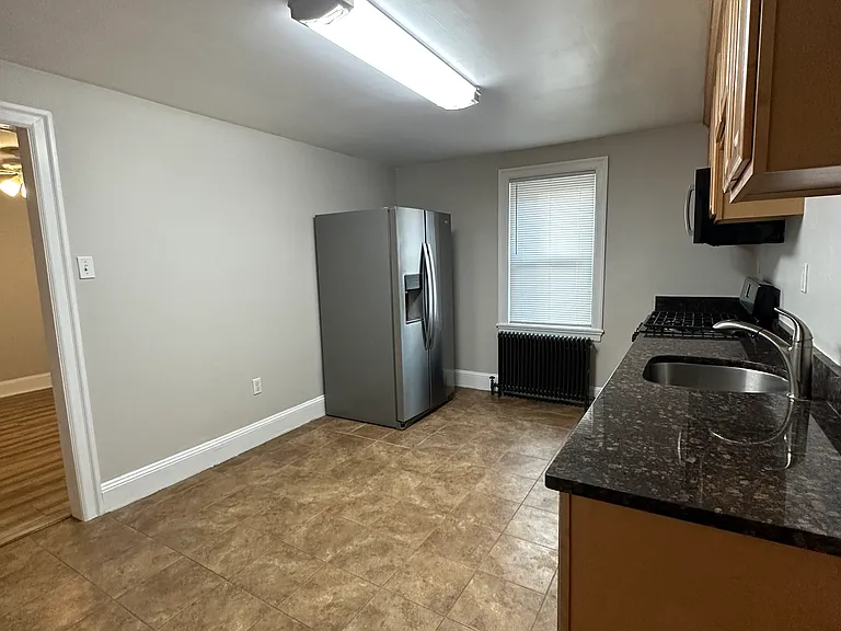 390 Easton Rd #5 — Photo 13