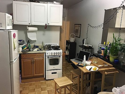 4th image of 212 E 45th St APT 3