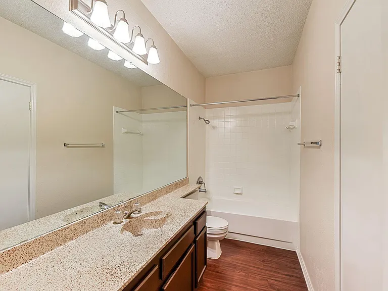Covington Pointe — Photo 23