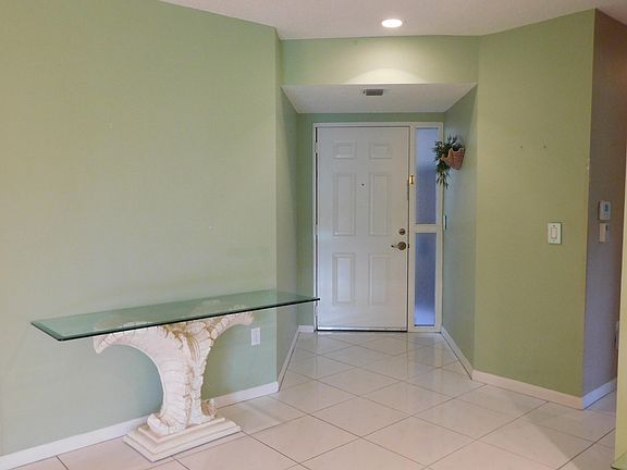 4th image of 5171 Floria Dr APT D