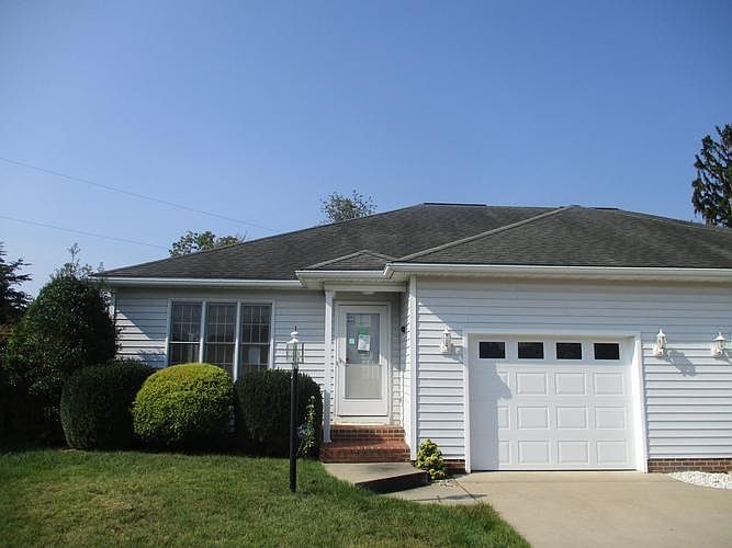 1st image of 143 Cedar Ct