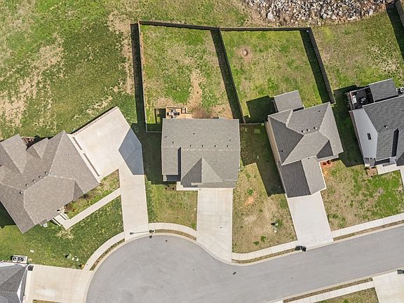 4th image of 1108 Barnhill Rd