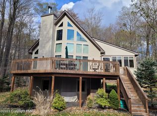 42 Mountain Glen Dr, Gouldsboro, PA 18424