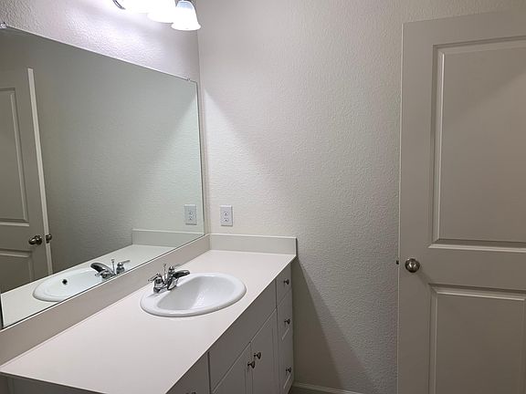 5th image of 2624 Majestic Palm St