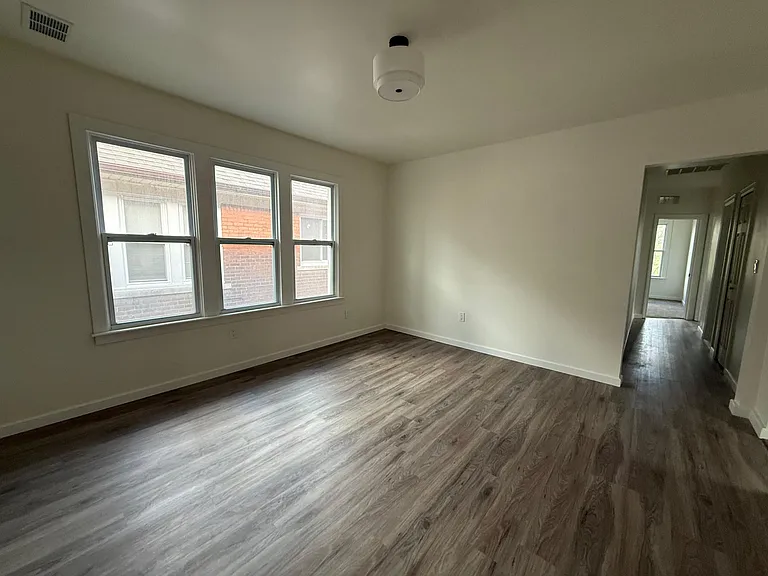 2509 Gladstone St #2 — Photo 20