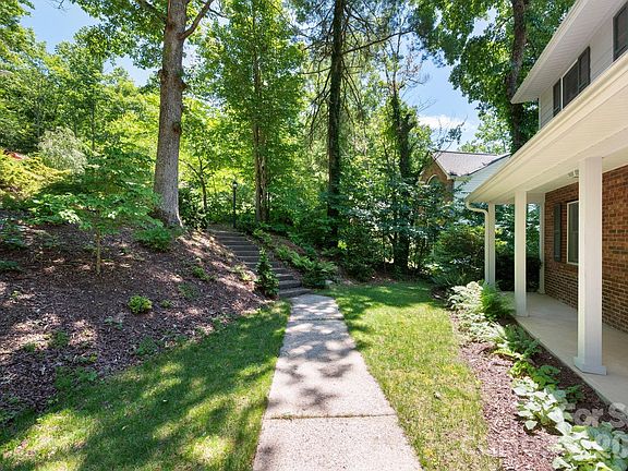 3rd image of 107 Ballantree Dr
