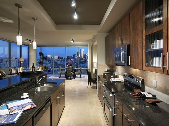 2nd image of 860 N Broadway #313