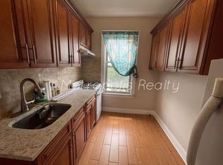 24-63 26th St #2R, Astoria, NY 11102