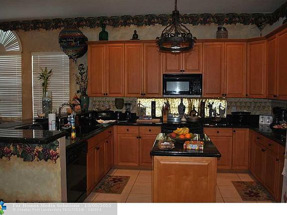 5th image of 9910 Coronado Lake Dr