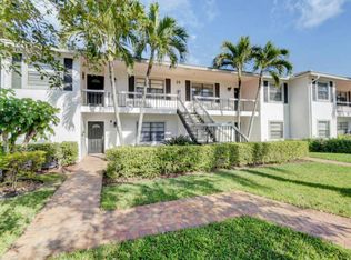 29 Stratford Ln #A, Boynton Beach, FL 33436