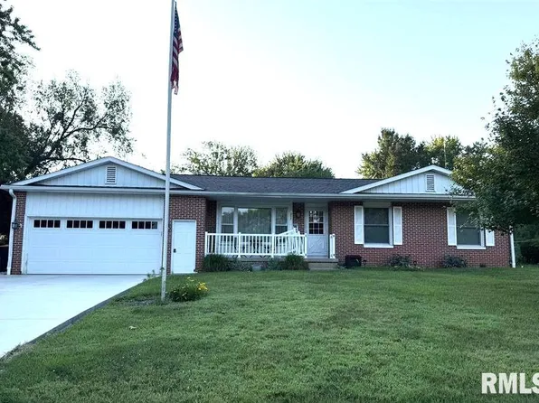 209 Hillcrest Dr, Washington, IL 61571
