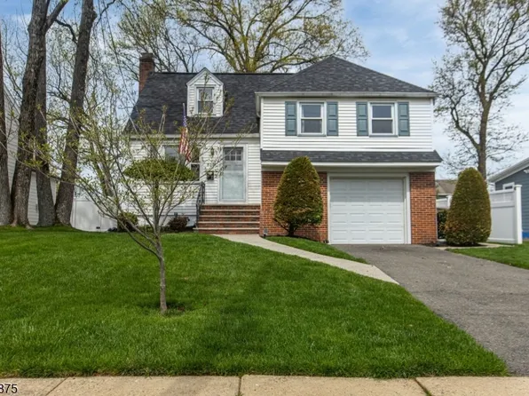 636 Roosevelt St, Westfield Town, NJ 07090