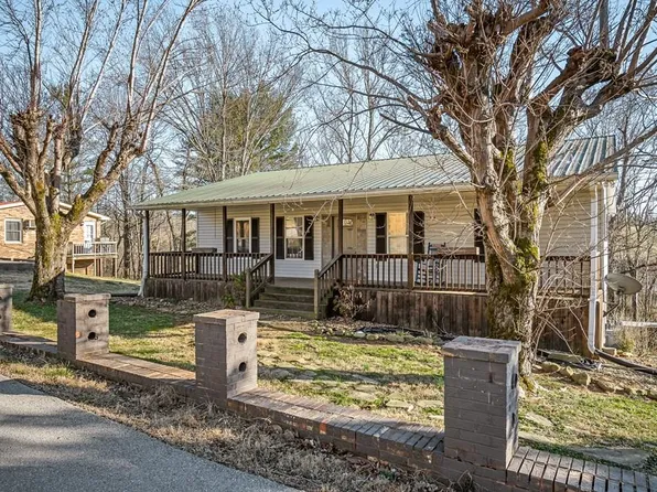 300 Sunset Dr, Livingston, TN 38570