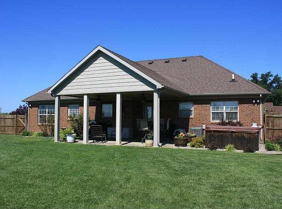 2nd image of 100 Shady Oaks Dr