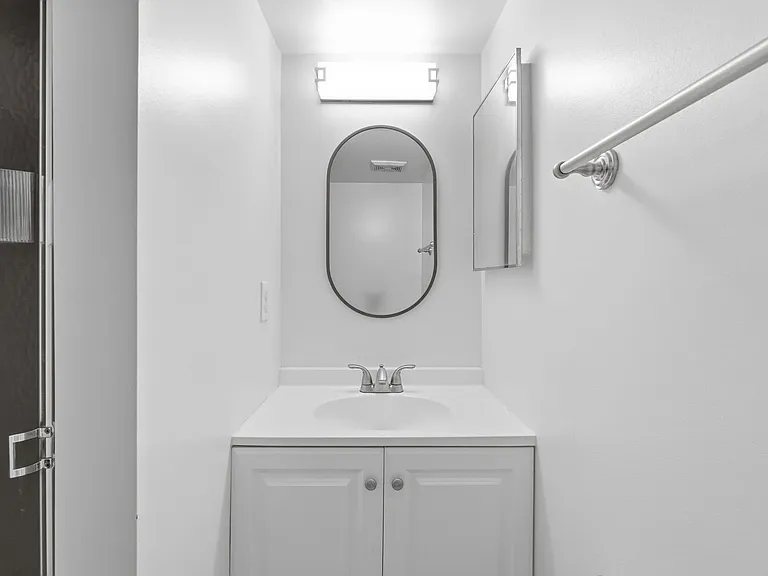 541 Colecroft Ct — Photo 9