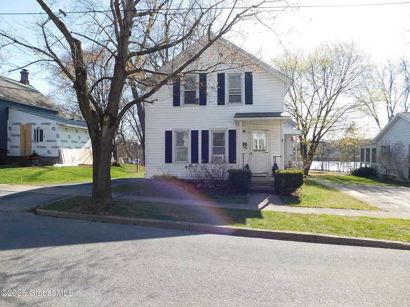 2nd image of 8 Riverview Street