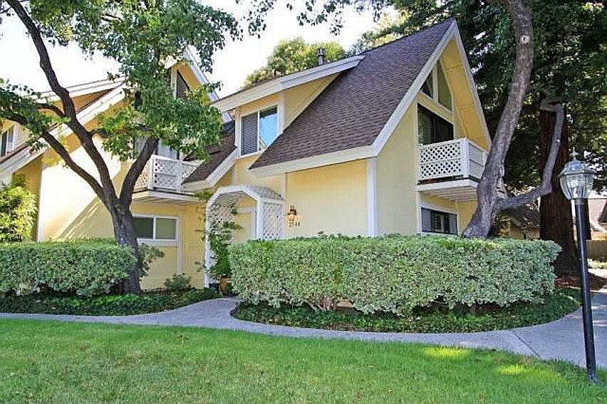 Feels like a single family home, just 10' of common wall