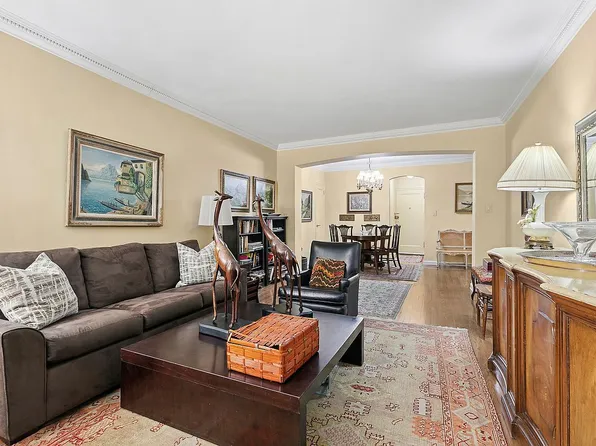520 E 90th St APT 2B, New York, NY 10128