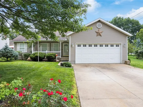 220 Cleveland Ave SE, Brewster, OH 44613