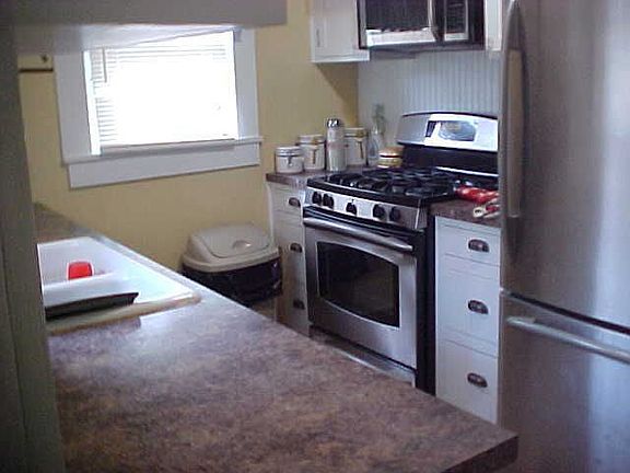 5th image of 510 E Charles Ave