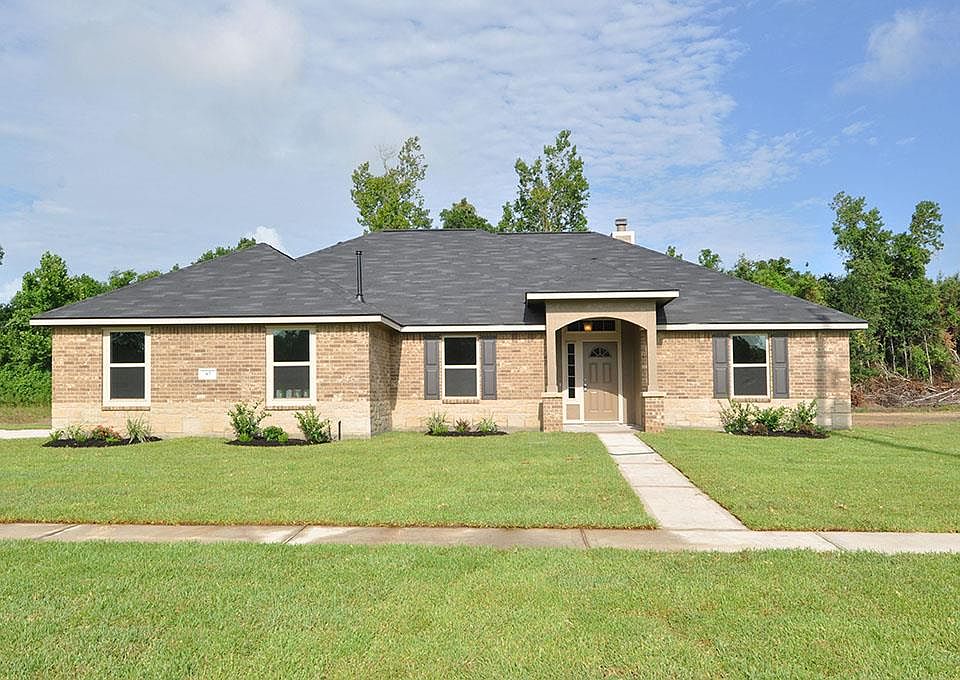 1st image of 104 Ryan Dr
