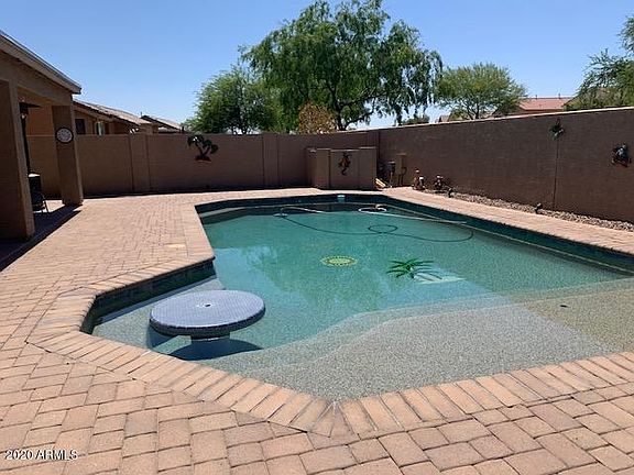 2nd image of 43472 W Harris Dr
