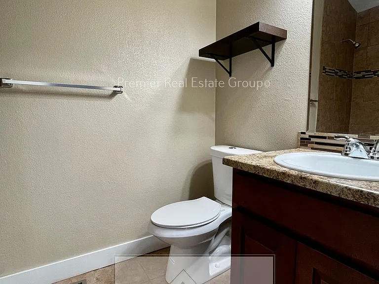 3466 Foxridge Dr — Photo 12