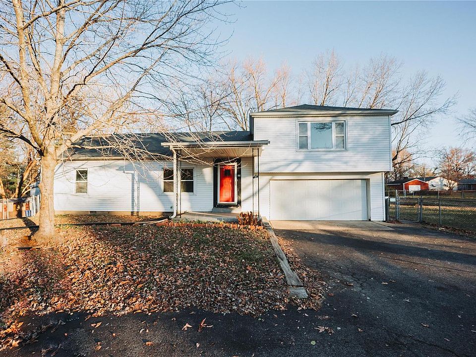 1st image of 15 Belle Dr