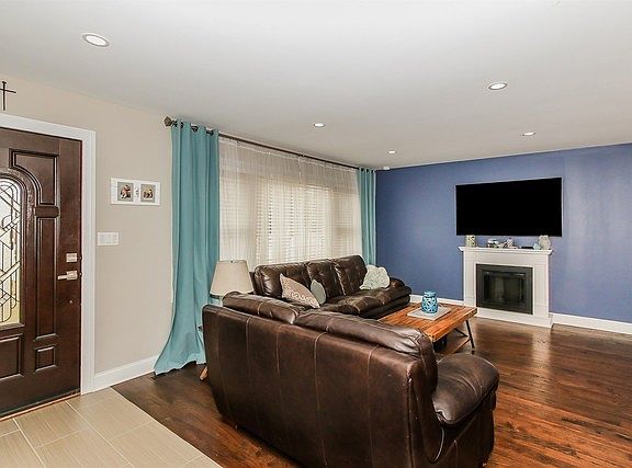 3rd image of 148 Jeffery Ln