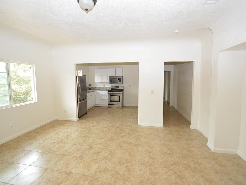 1st image of 625 E Fremont St