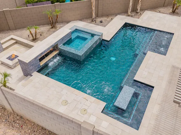 10261 W FOOTHILL Drive, Peoria, AZ 85383