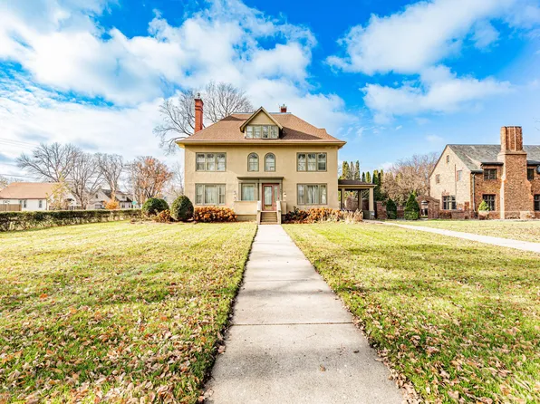 723 8th St S, Fargo, ND 58103