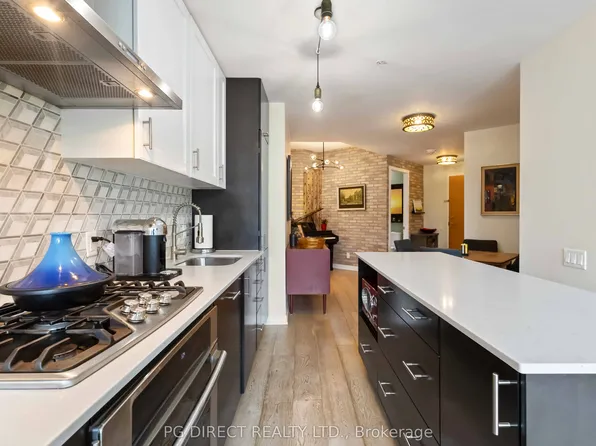 38 Howard Park Ave #622, Toronto, ON M6R 0A7