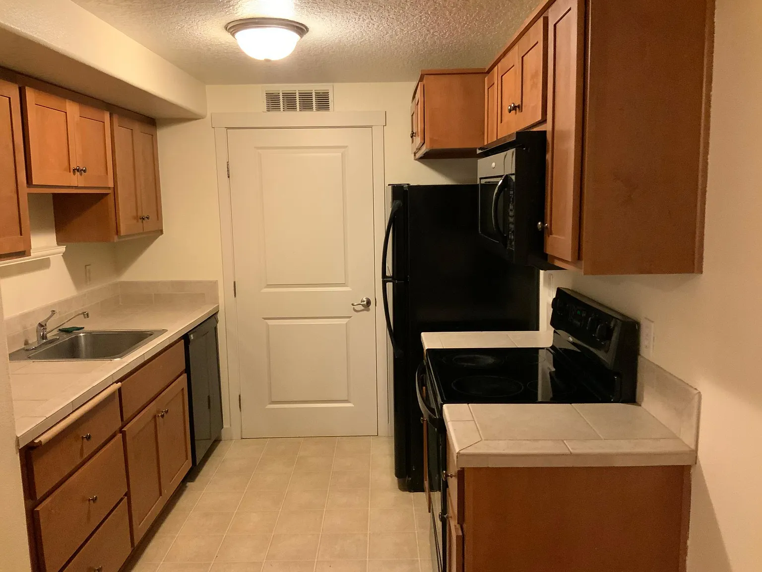 2 bed, 712 sqft, $1,650 — Photo 4