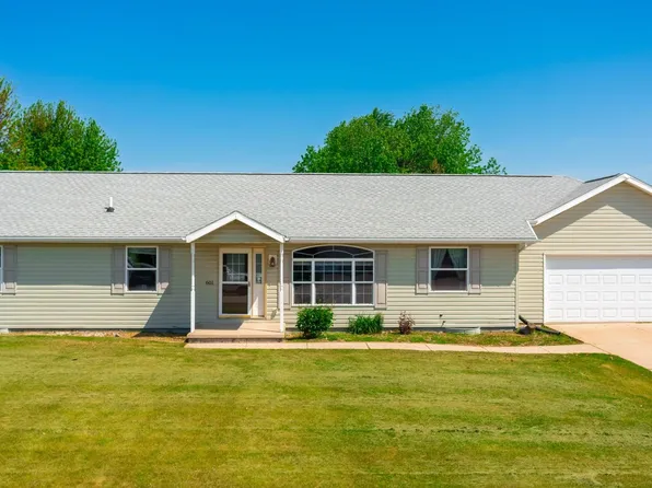 601 Country Breeze Ln, Black Creek, WI 54106