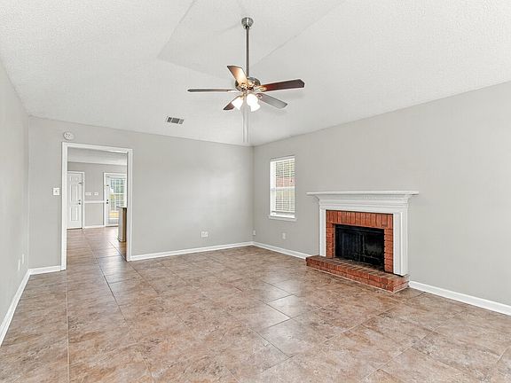 4th image of 175 Cedar Bend Dr