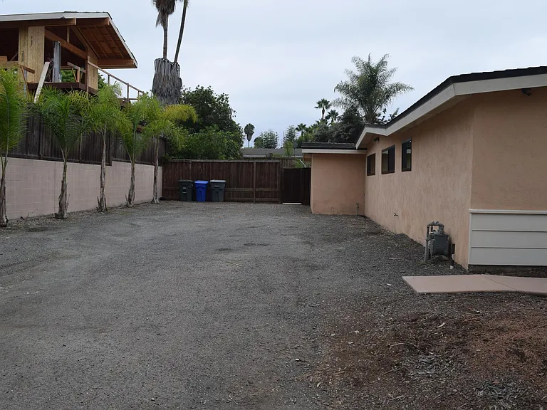895 Passiflora Ave — Photo 25